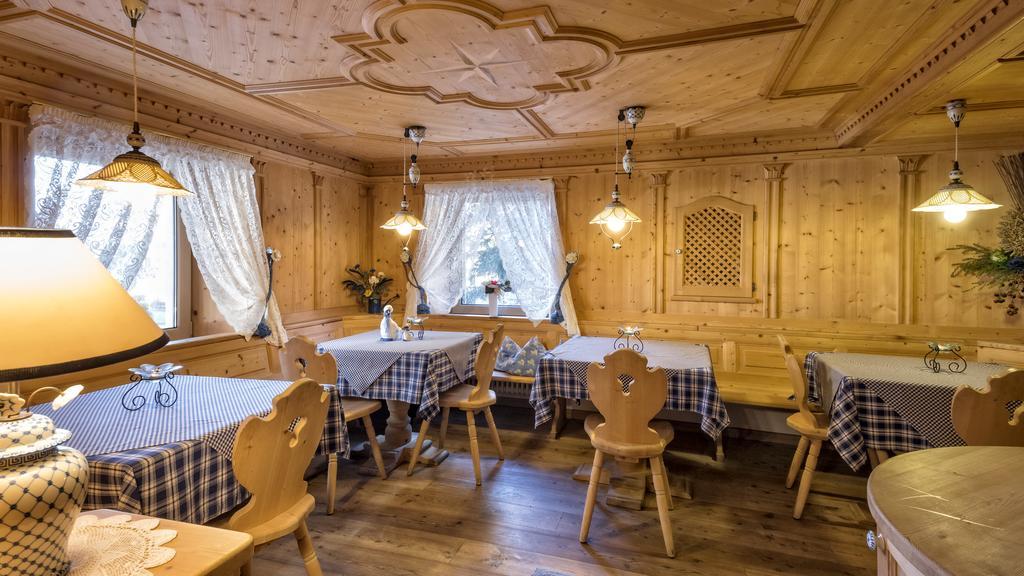 Hotel Brunella Сан Вигилио ди Маребе Екстериор снимка