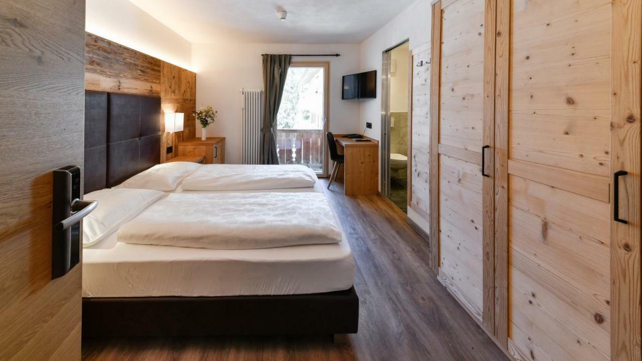 Hotel Brunella Сан Вигилио ди Маребе Екстериор снимка