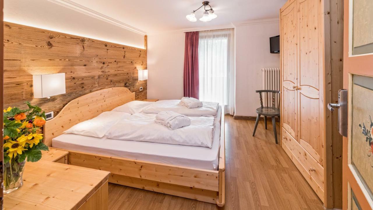 Hotel Brunella Сан Вигилио ди Маребе Екстериор снимка